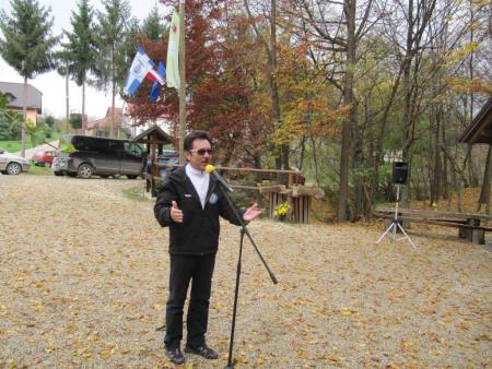 Sprejem gostov iz Velikih Lašč in dvig zastave v čast Šafarskemu v okviru vseslovenske akcije Moja dežela-lepa in gostoljubna 19